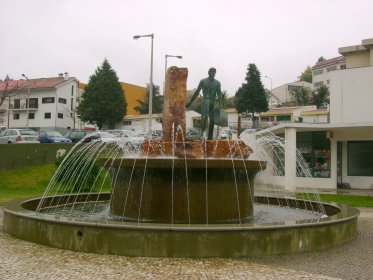 Estátua da Praça do Regionalismo