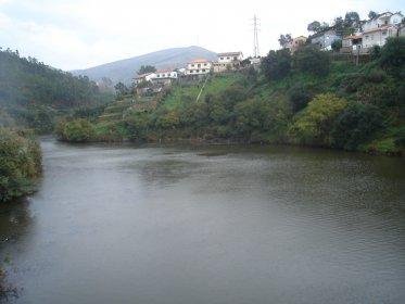 Paisagem sobre o Rio Mau