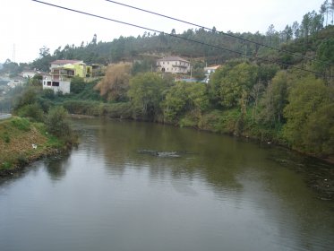 Paisagem sobre o Rio Mau