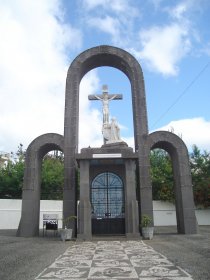 Monumentos a Santa Teresinha
