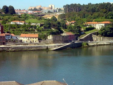 Vistas sobre o Rio Douro em frente ao Palácio das Sereias