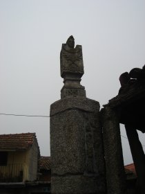 Fonte e Relógio de Sol em Pinhão Cel