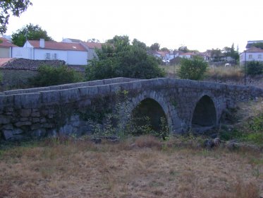 Ponte Medieval do Rio Cesarão / Ponte Romana em Vilar Maior