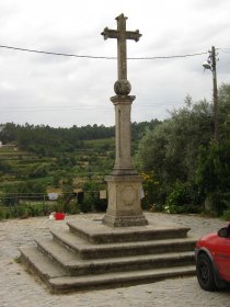 Cruzeiro de Vila Maior