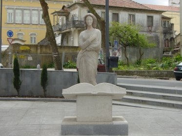 Estátua do Largo Doutor António José de Almeida