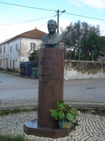 Busto do Engenheiro Luiz Delgado Santos