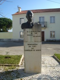 Busto do Doutor F. Ramos da Costa