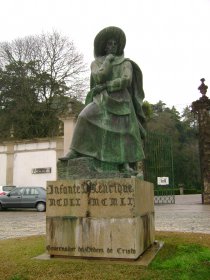 Estátua do Infante Dom Henrique