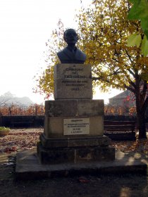 Busto de Cândido de Figueiredo