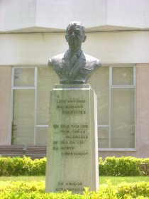 Busto de Luís António Maldonado Rodrigues