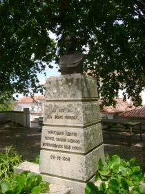 Busto do Reverendo Doutor José Pedro Pereira
