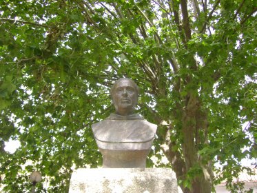 Busto do Reverendo Doutor José Pedro Pereira