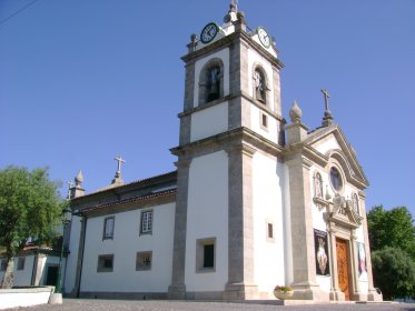 Igreja de São Pedro / Igreja Paroquial de Serreleis