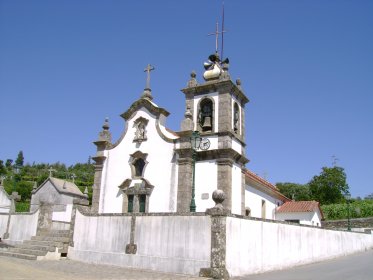 Igreja Paroquial de Vilar de Murteda / Igreja de São Miguel e cruzeiro