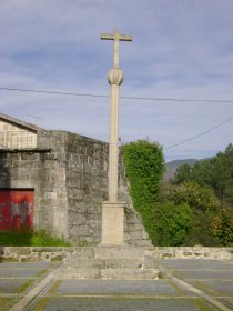 Cruzeiro de Valbom (São Pedro)