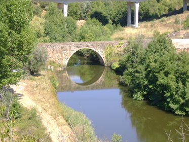 Ponte sobre o Rio Angueiro