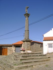 Cruzeiro de Caçarelhos