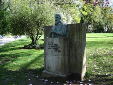 Busto de João de Barros