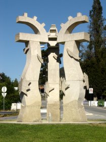 Escultura da Rotunda Doutor António Simões