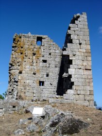 Ruínas do Castelo de Vilharigues