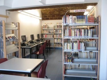 Biblioteca Municipal de Vila Nova da Baronia
