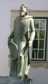 Estátua de Dom Dinis