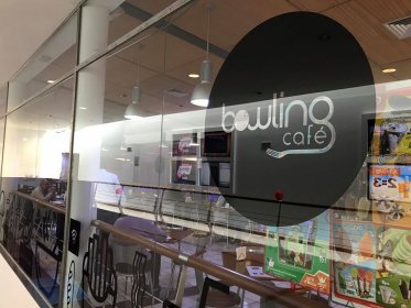 Bowling Café