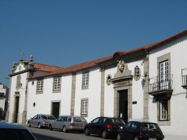 Casa dos Arcos / Biblioteca Municipal Alves Mateus
