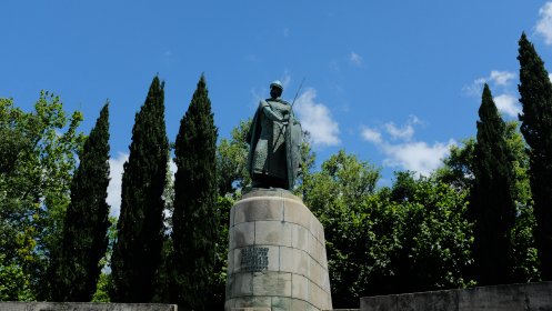 Estátua de Homenagem a Dom Afonso Henriques